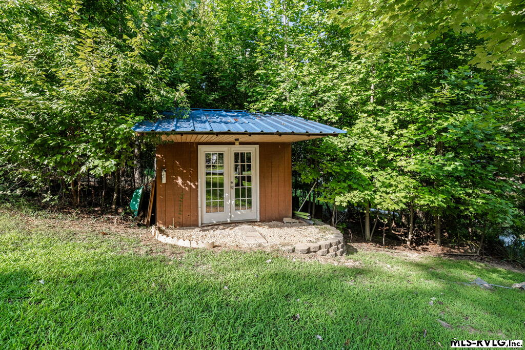 179 Redwood Dr