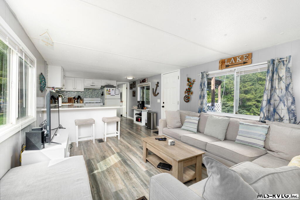 179 Redwood Dr