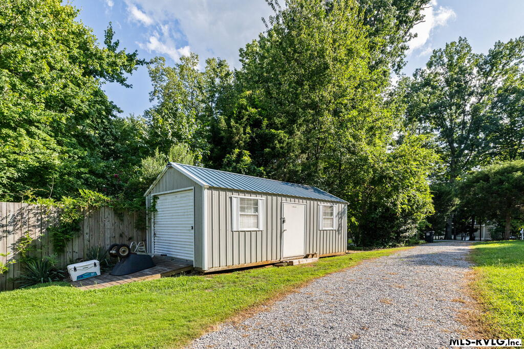 179 Redwood Dr
