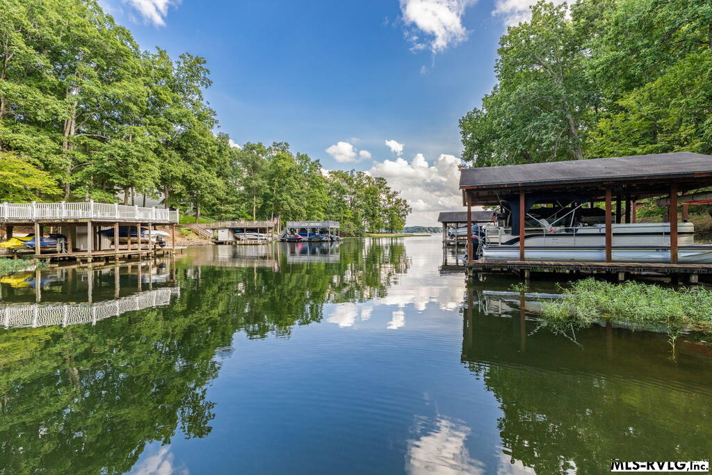 179 Redwood Dr