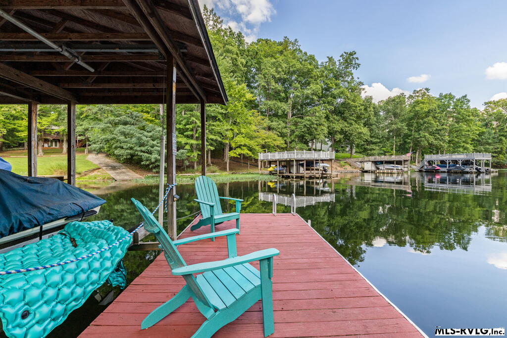 179 Redwood Dr