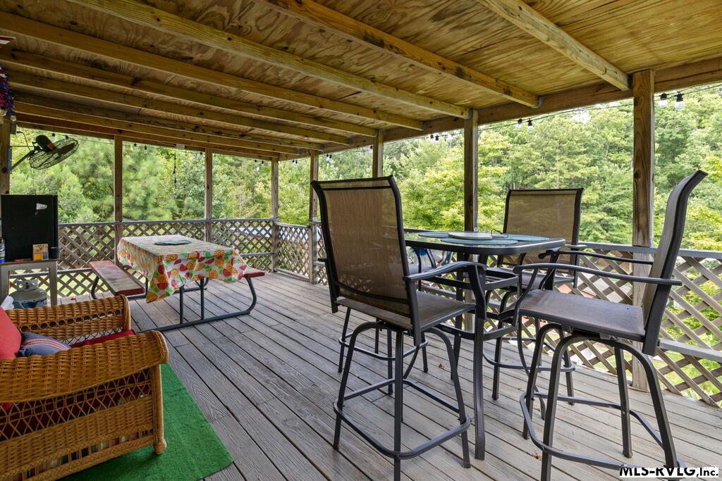 179 Redwood Dr