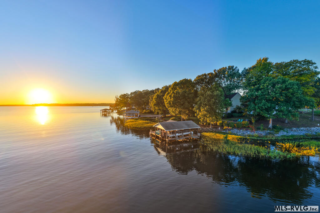 239 Riverside Dr