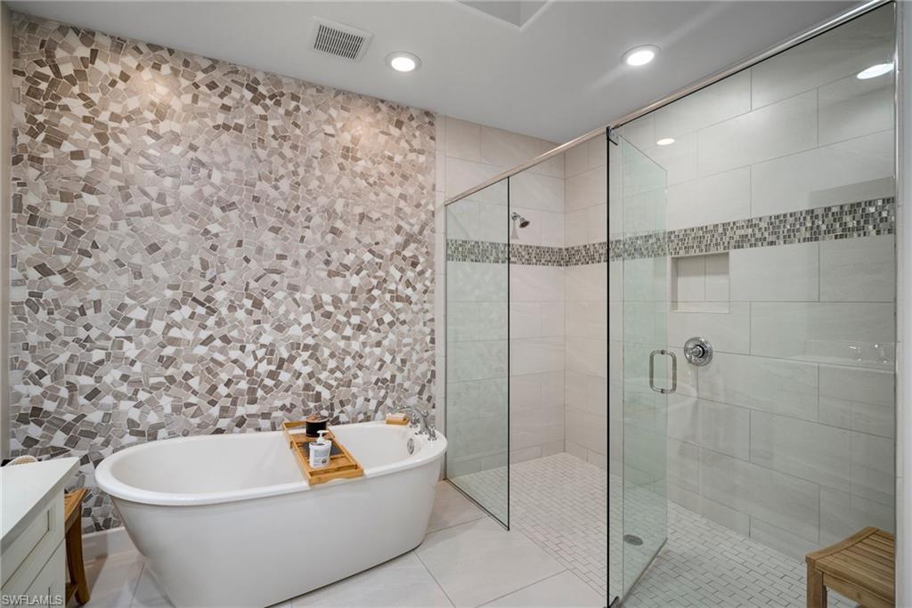 8008 Signature Club CIR # 102 Unit: 1-102