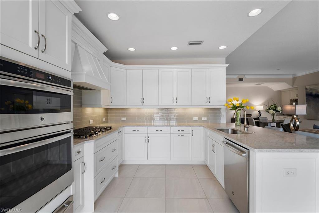 8008 Signature Club CIR # 102 Unit: 1-102