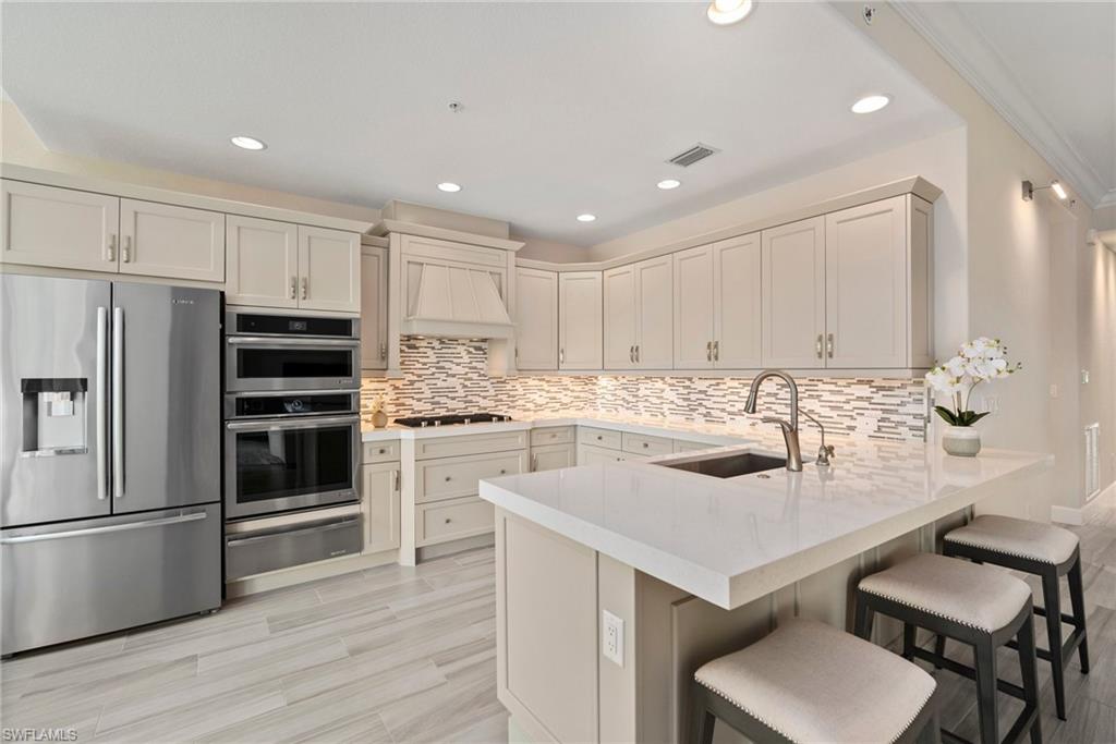 8047 Signature Club CIR # 102