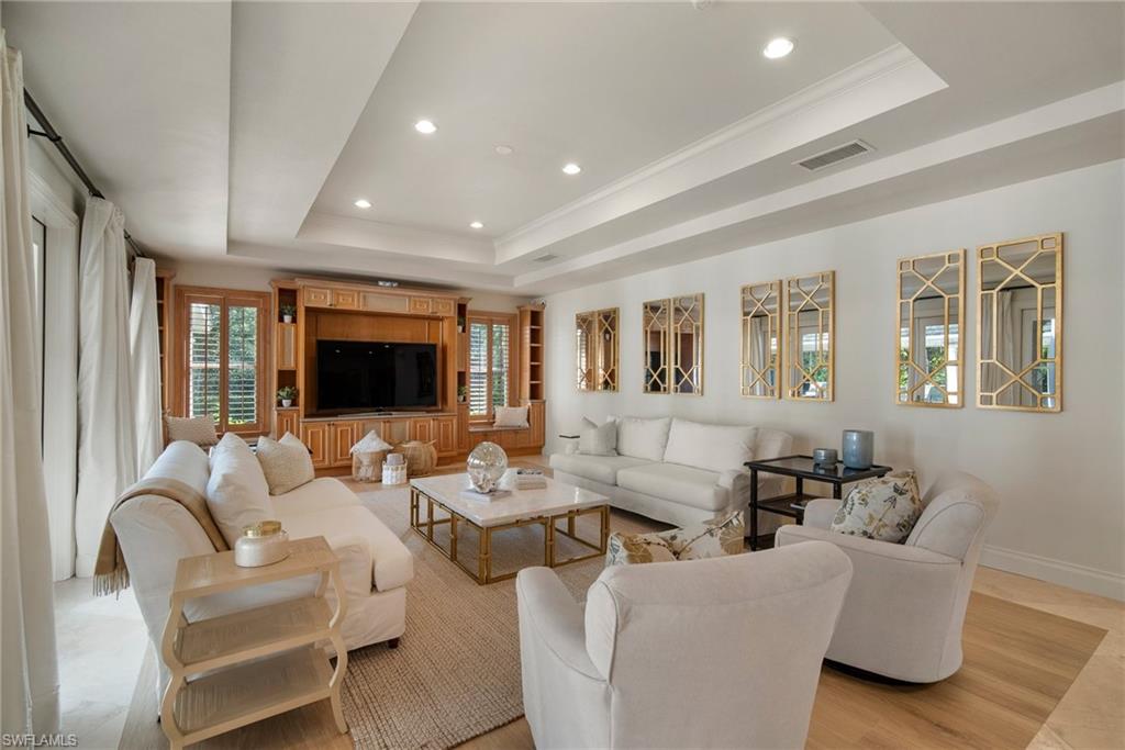 4441 Club Estates DR