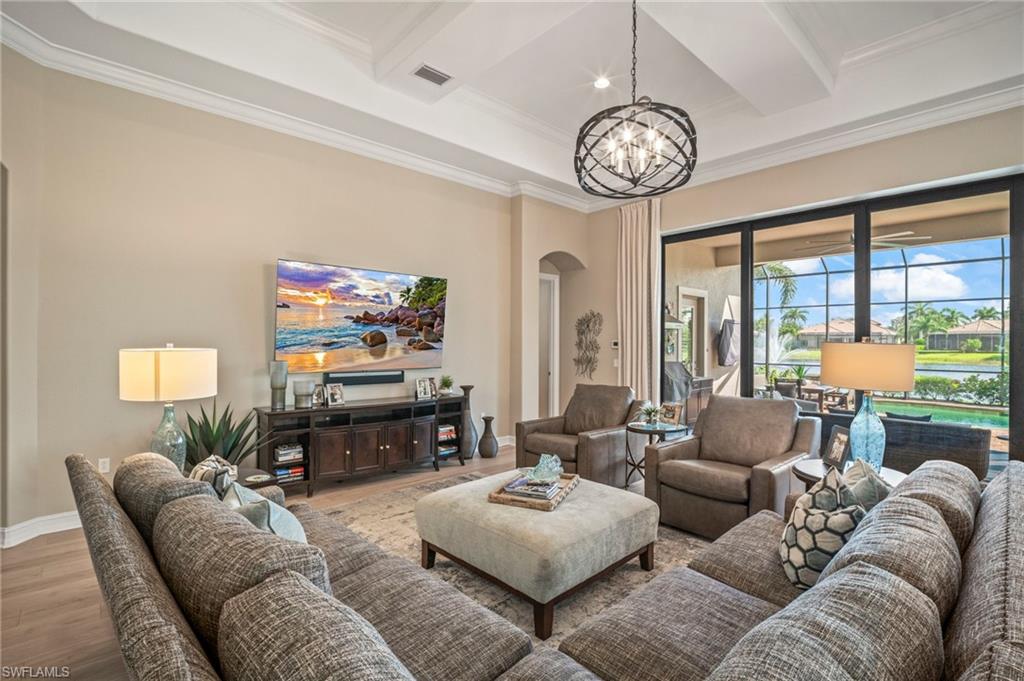 6420 Costa CIR