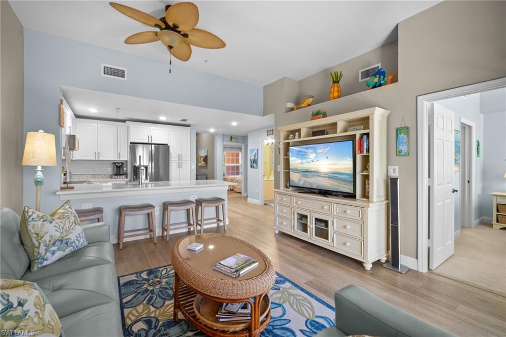 4455 Botanical Place CIR # 5, NAPLES Unit: 5