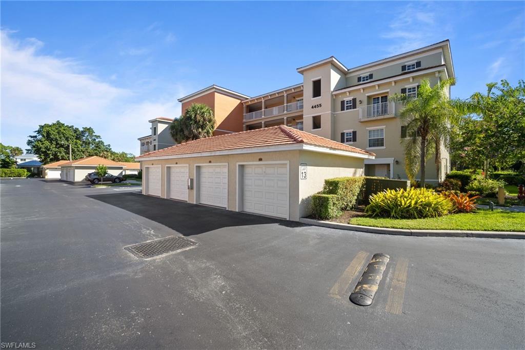 4455 Botanical Place CIR # 5, NAPLES Unit: 5