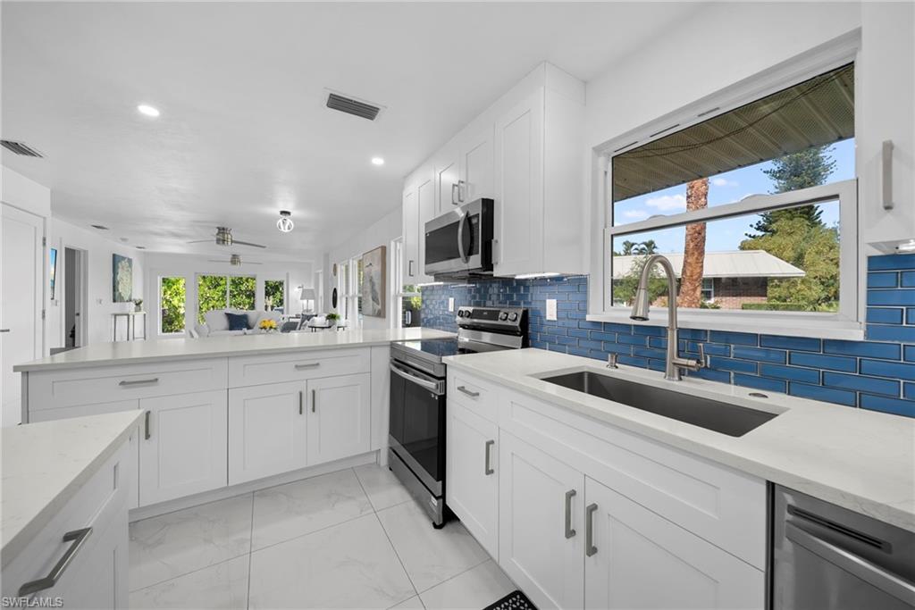 2858 Arbutus ST # F1