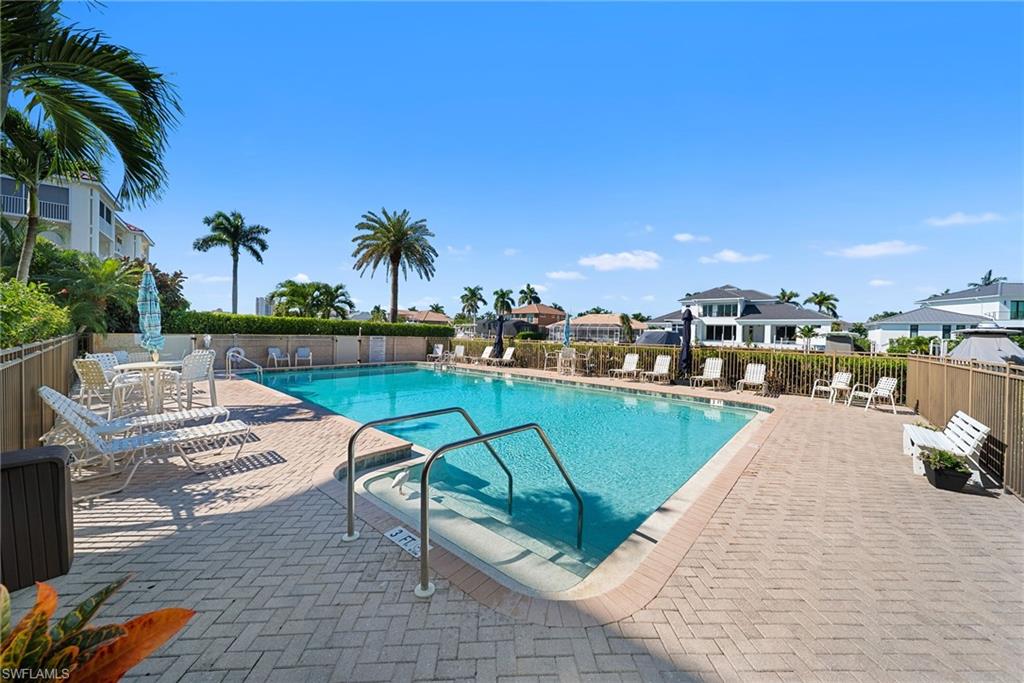 845 Collier CT 505