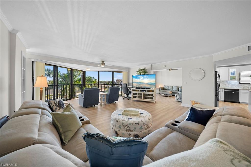 845 Collier CT 505