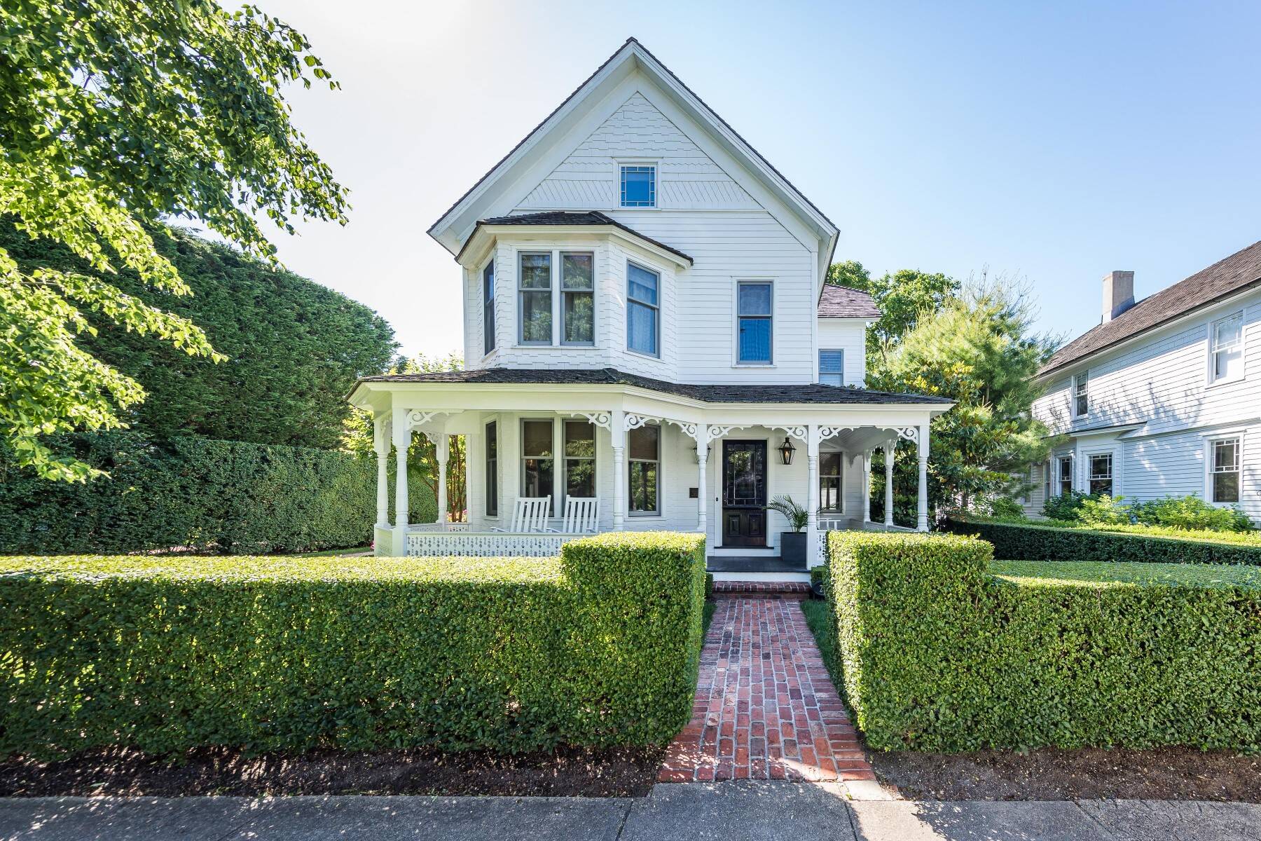 272 MAIN ST 