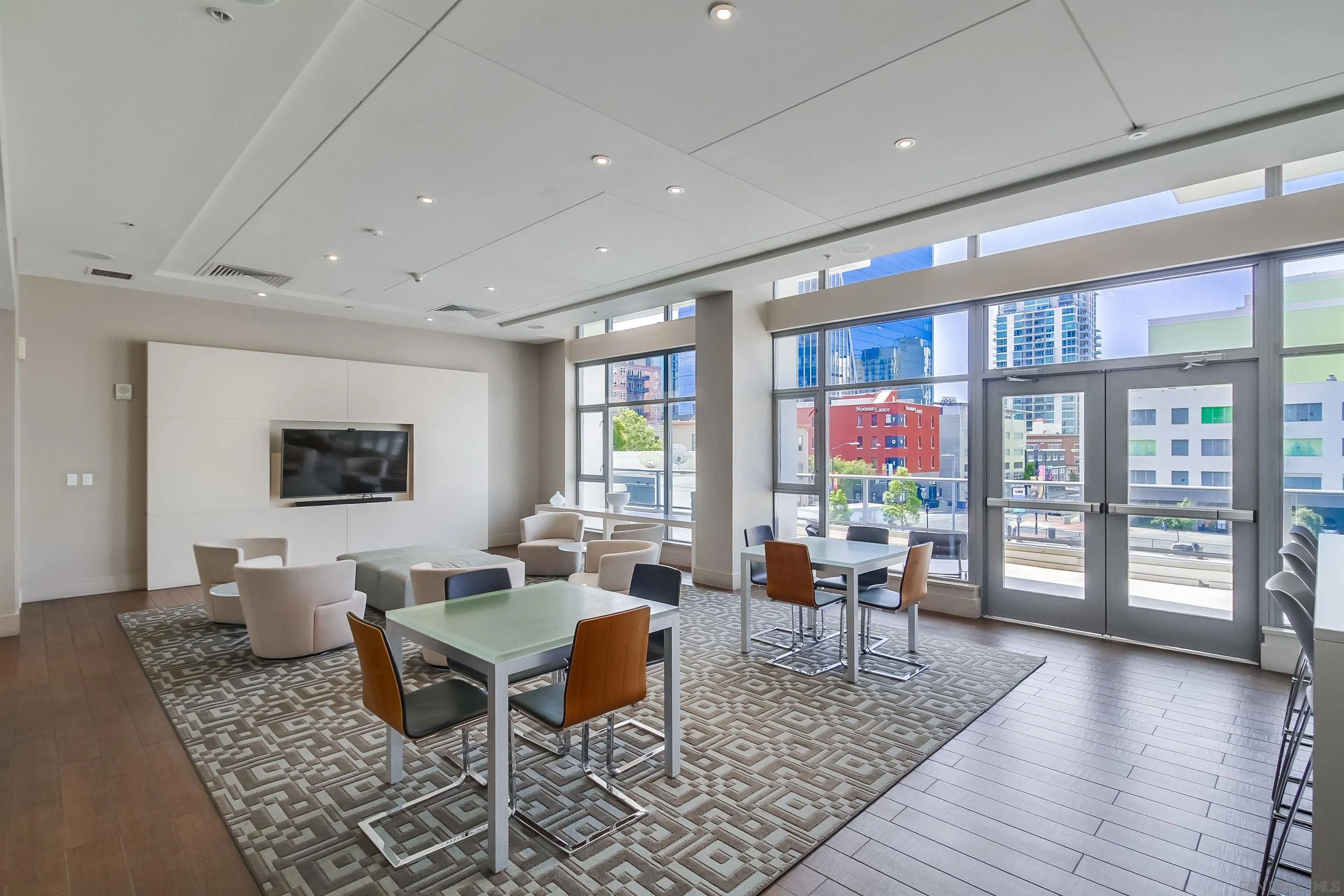 575 6th Ave Unit 1011