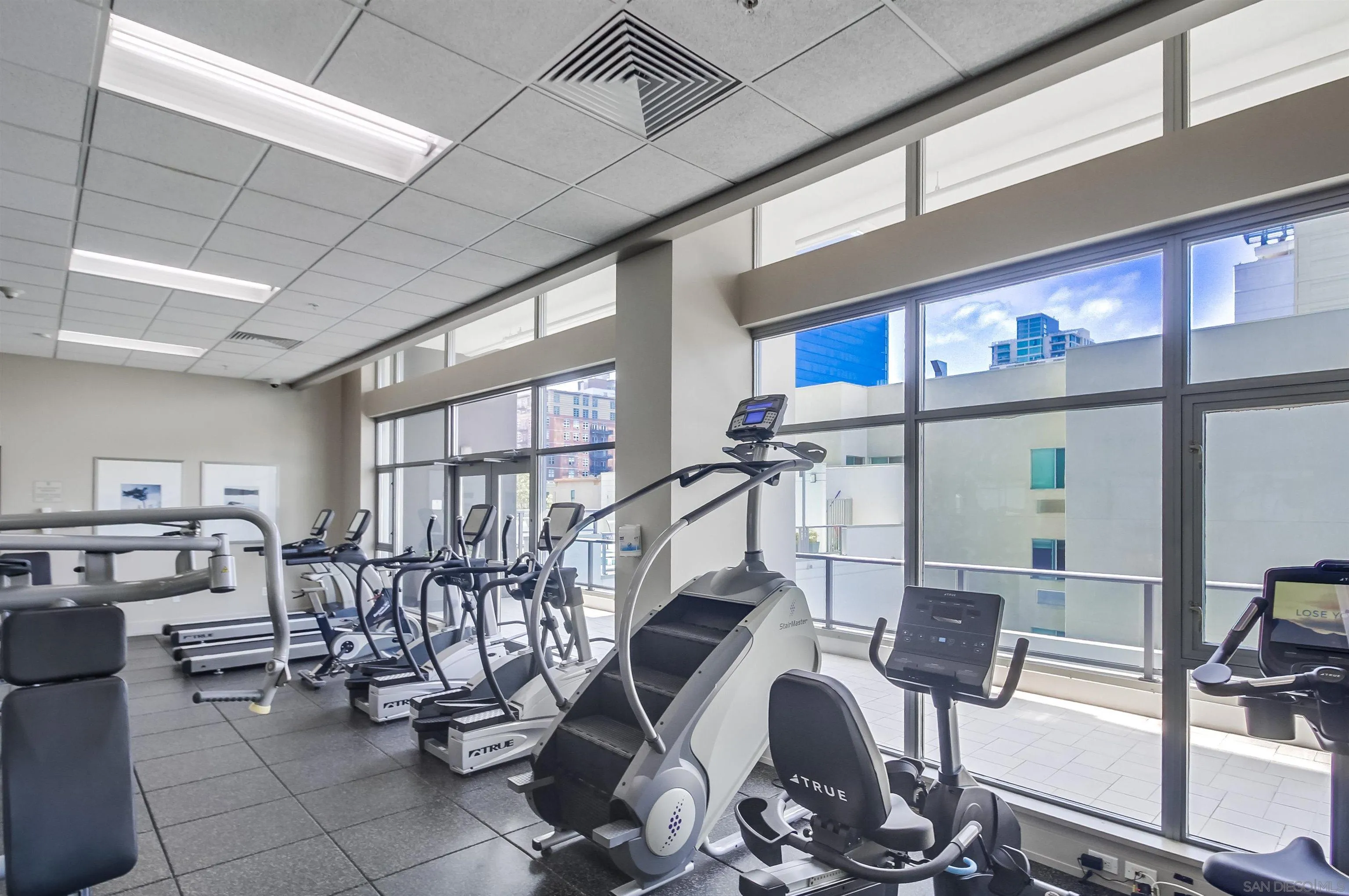 575 6th Ave Unit 1011