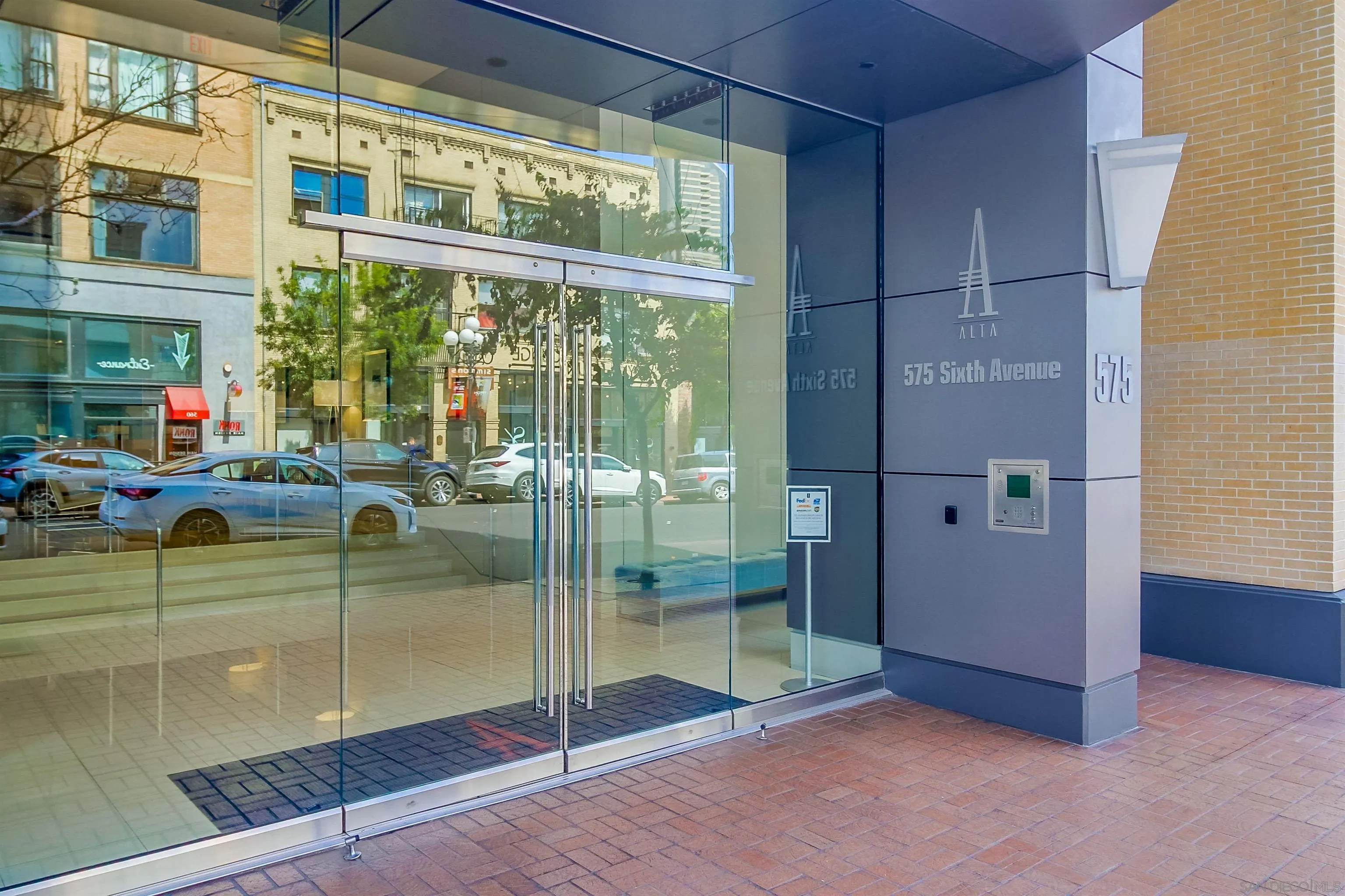575 6th Ave Unit 1011