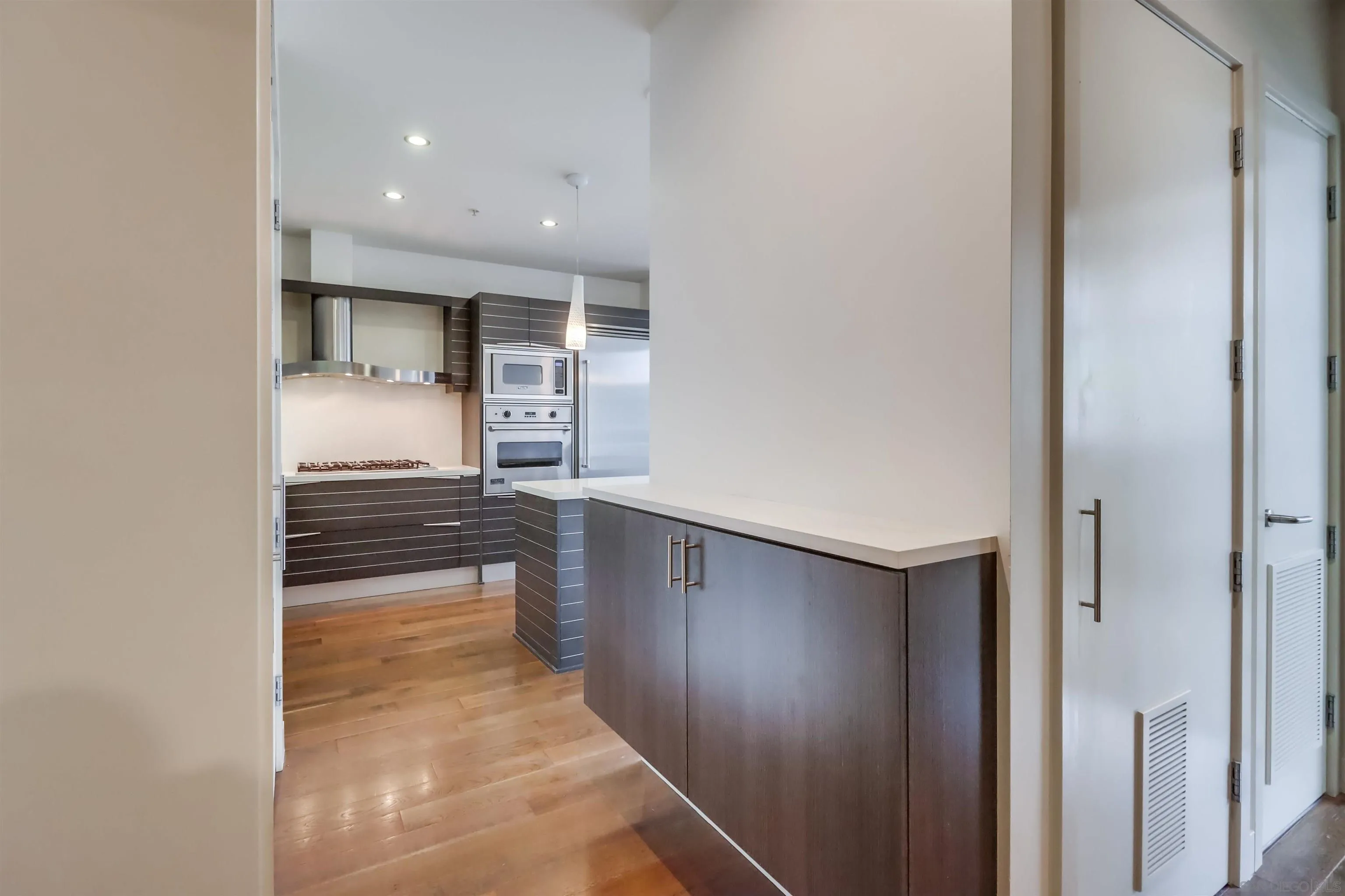 1325 Pacific Highway Unit 101