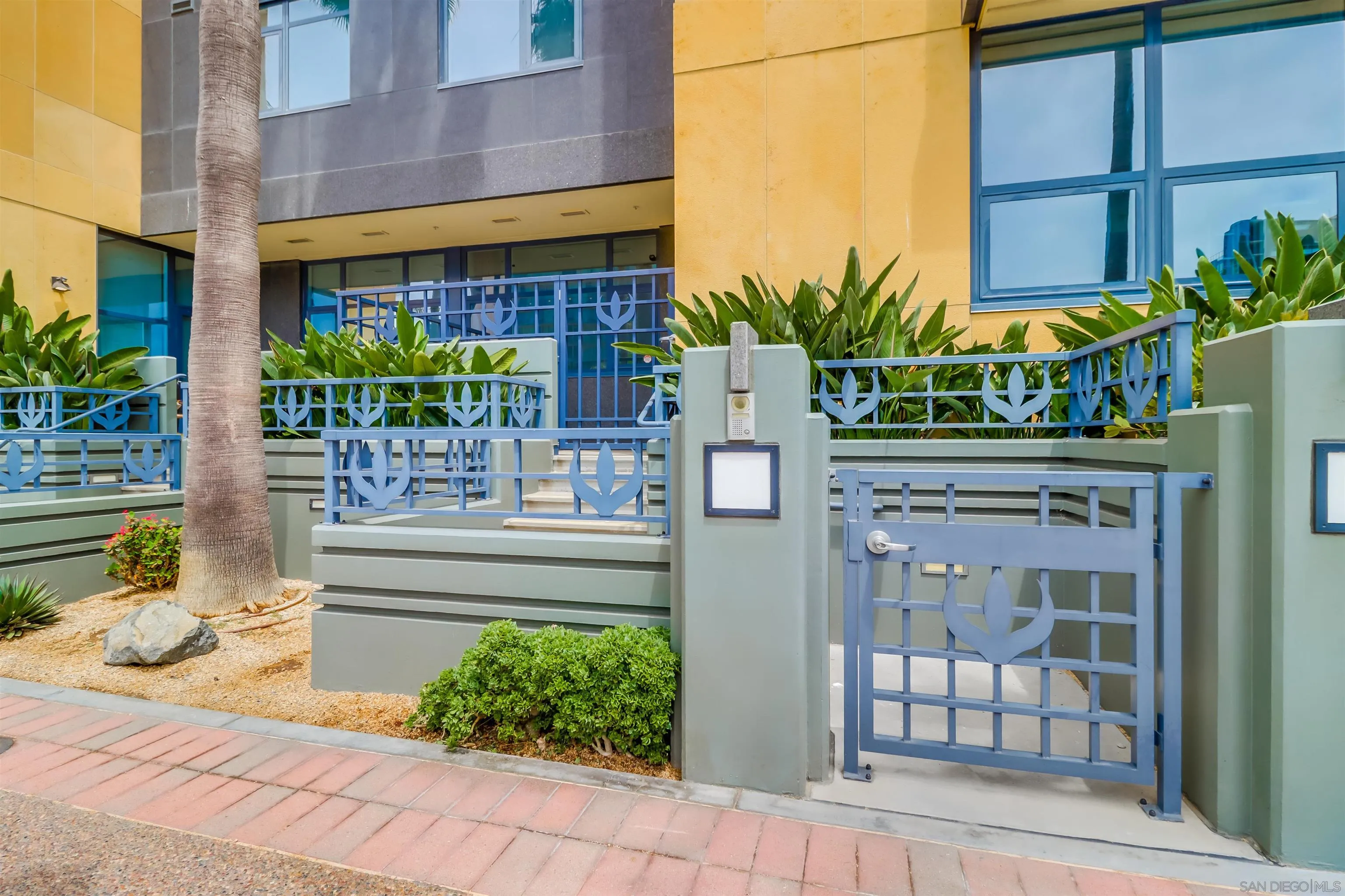 1325 Pacific Highway Unit 101