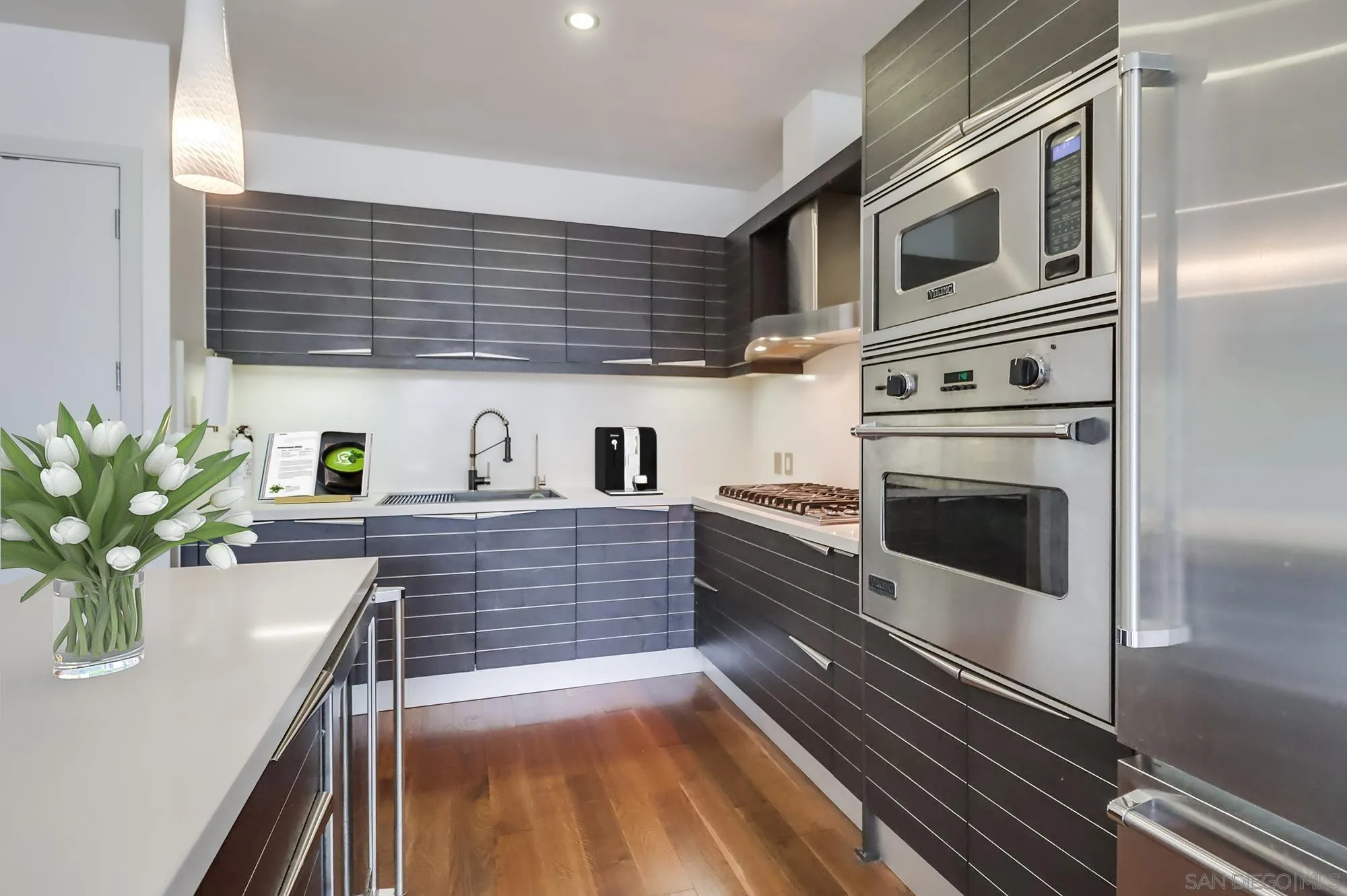 1325 Pacific Highway Unit 101