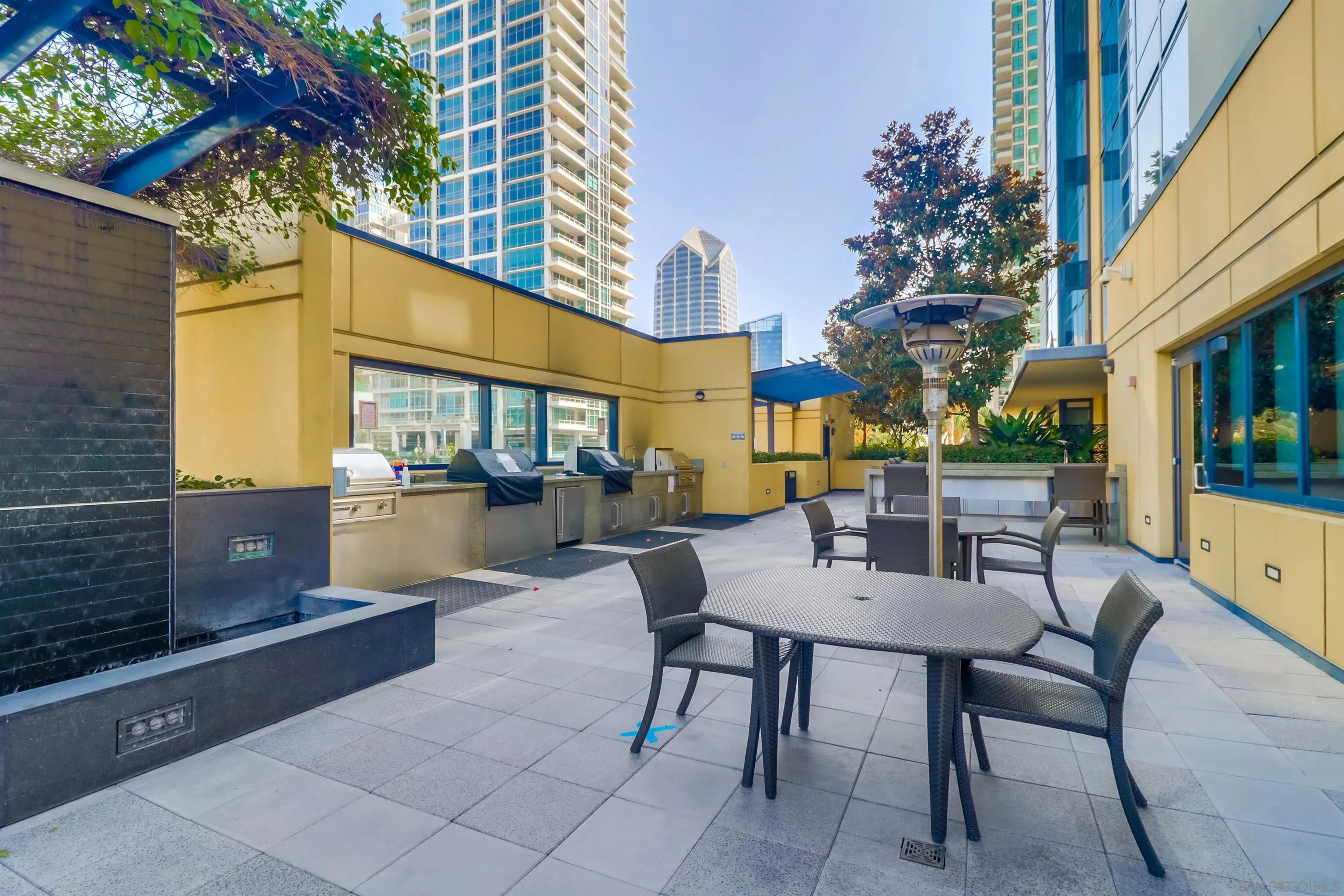 1325 Pacific Highway Unit 101