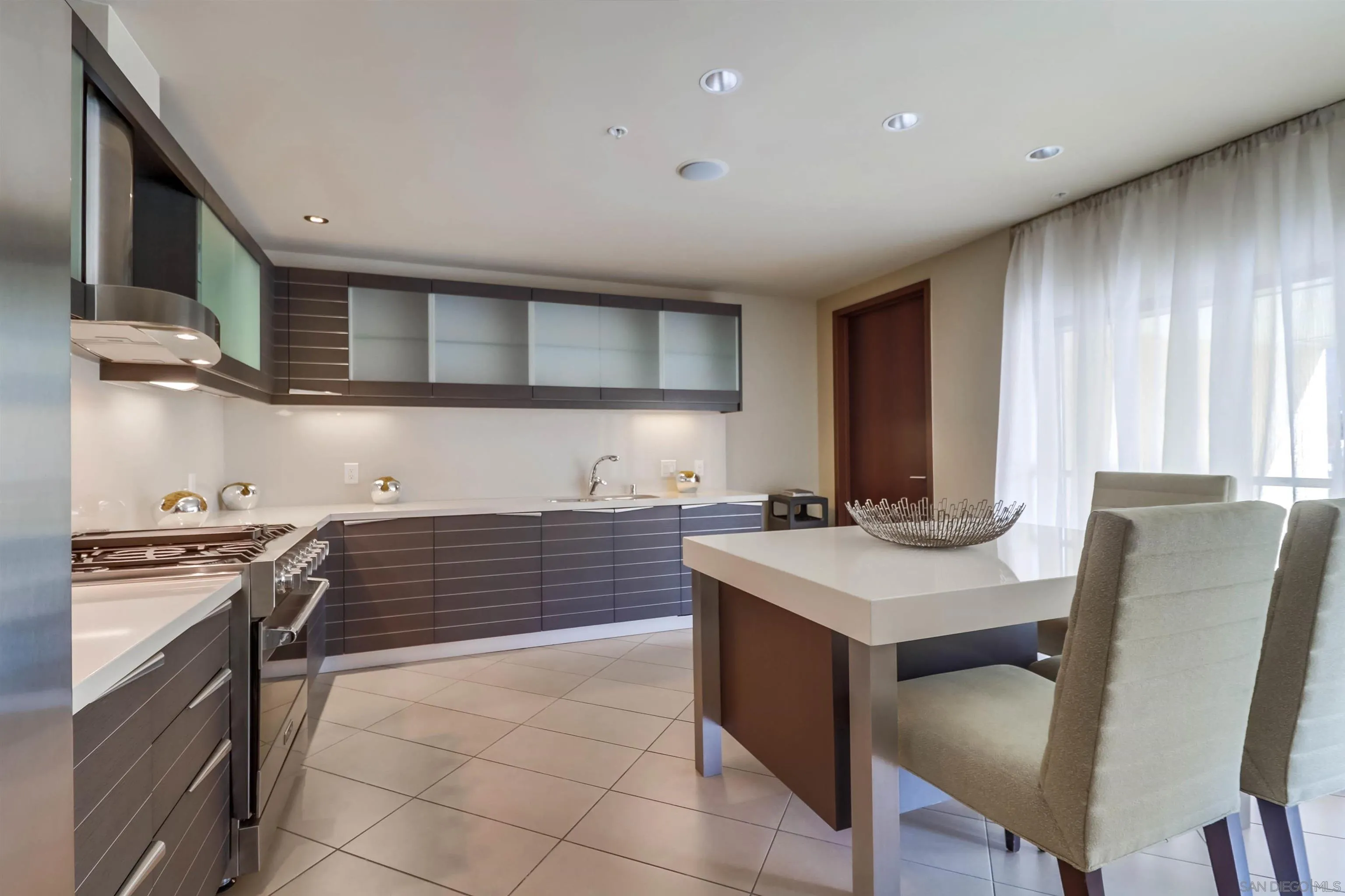 1325 Pacific Highway Unit 101