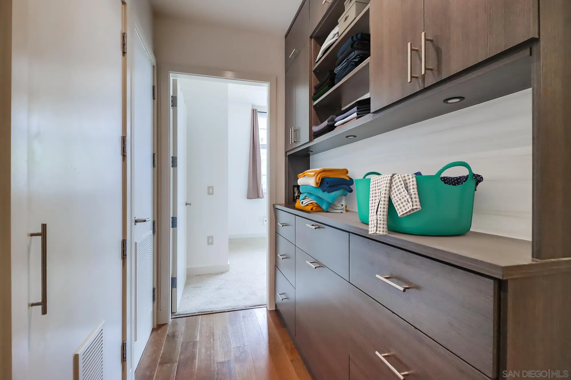 1325 Pacific Highway Unit 101