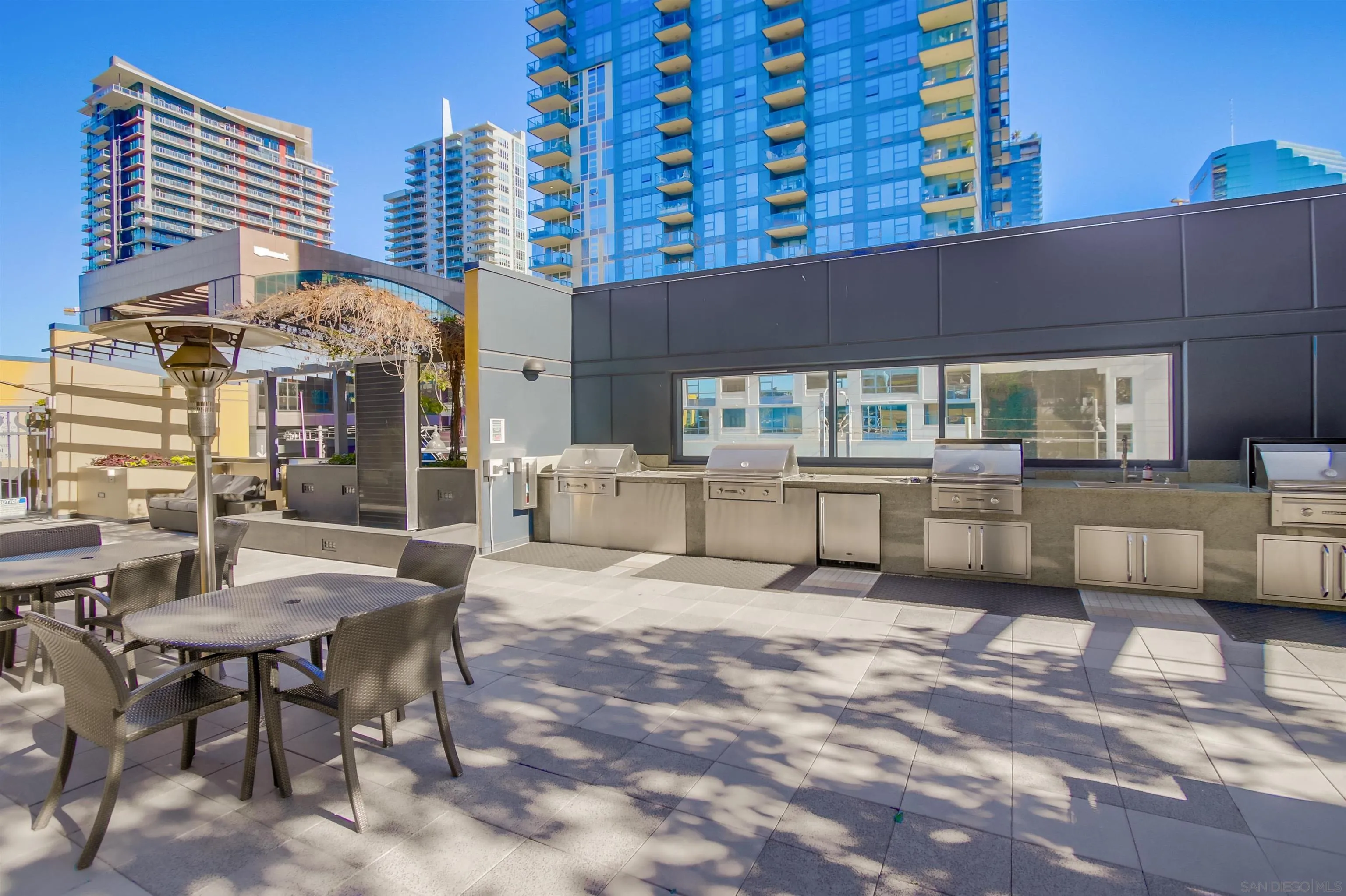 1325 Pacific Highway Unit 101