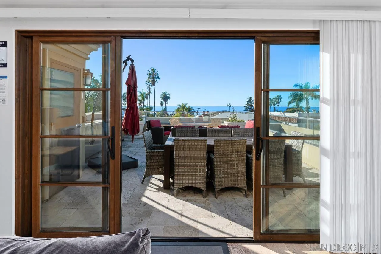 6639 La Jolla Blvd
