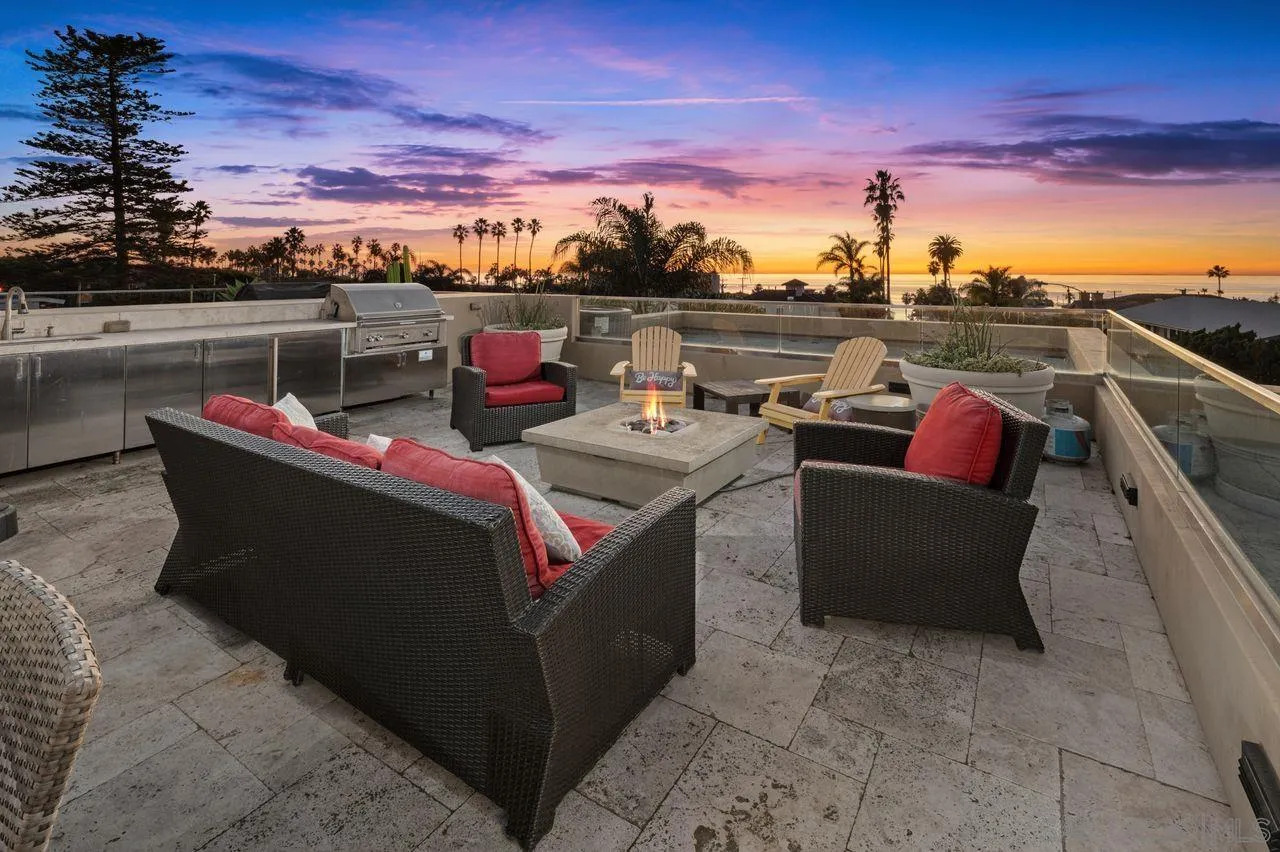 6639 La Jolla Blvd