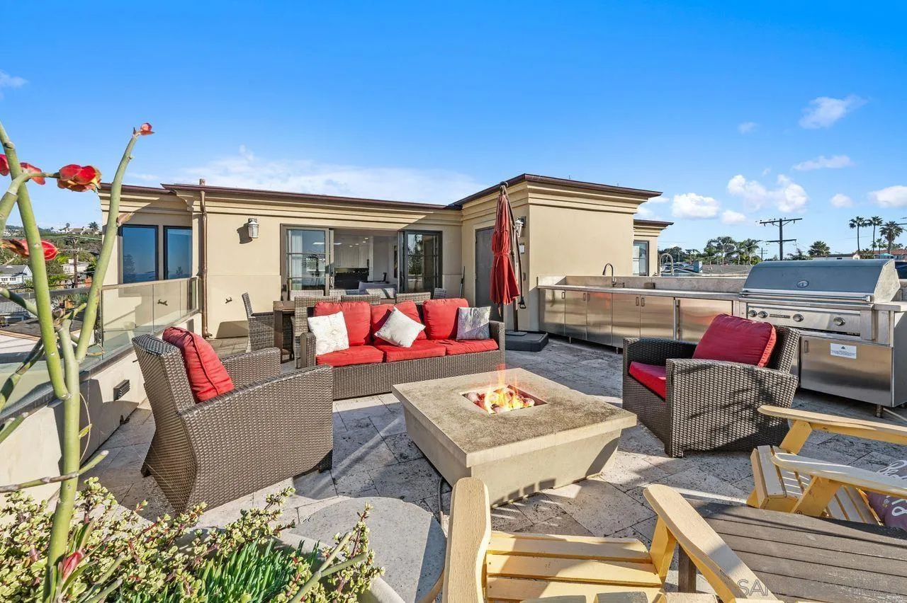 6639 La Jolla Blvd