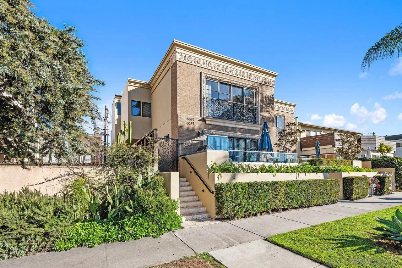 6639 La Jolla Blvd