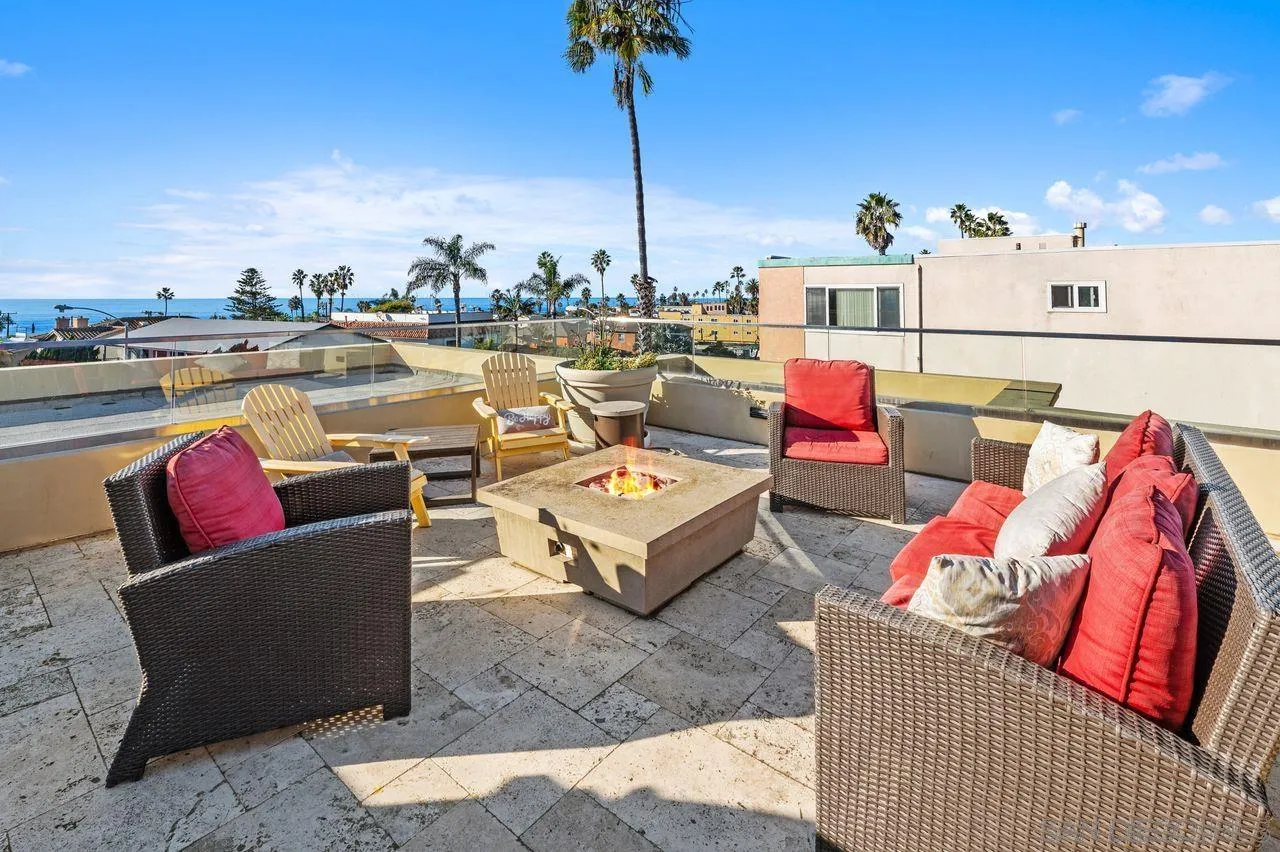 6639 La Jolla Blvd