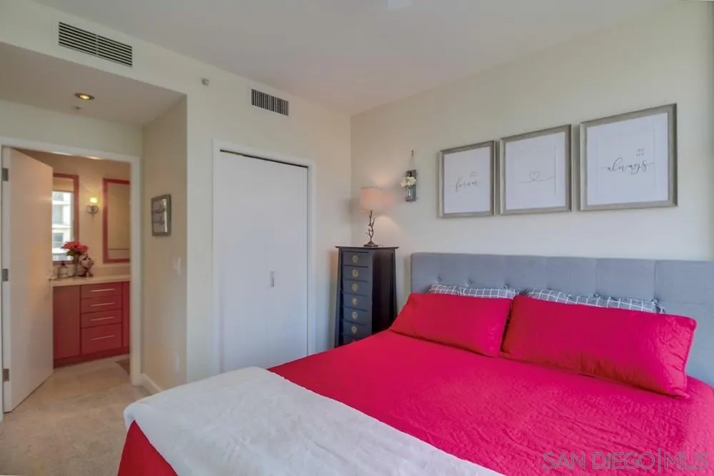 325 7th Ave Unit 610