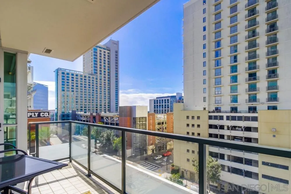 325 7th Ave Unit 610