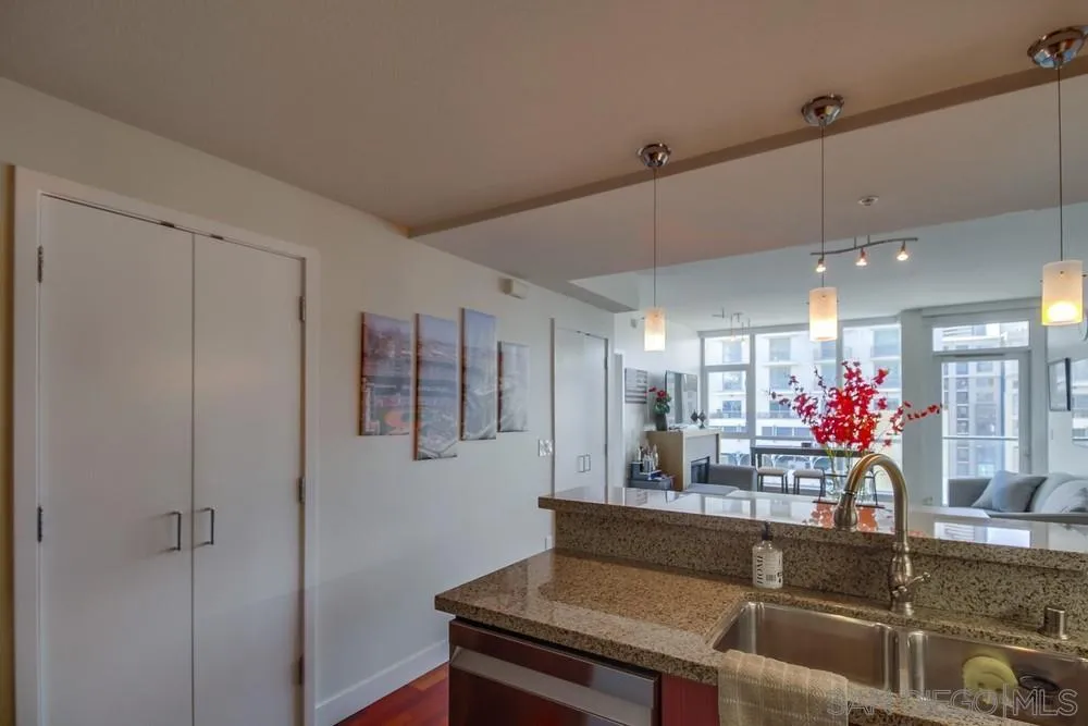 325 7th Ave Unit 610