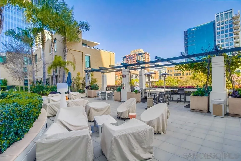 325 7th Ave Unit 610