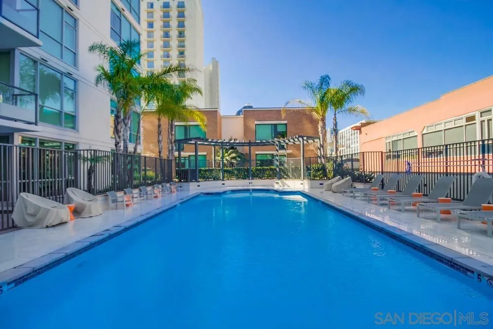325 7th Ave Unit 610
