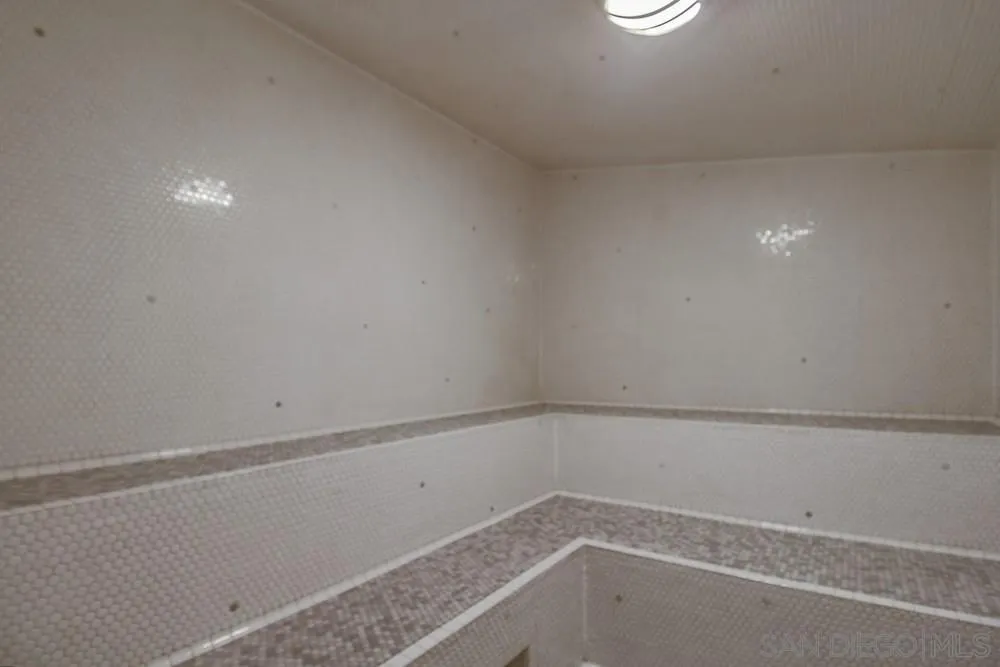 325 7th Ave Unit 610