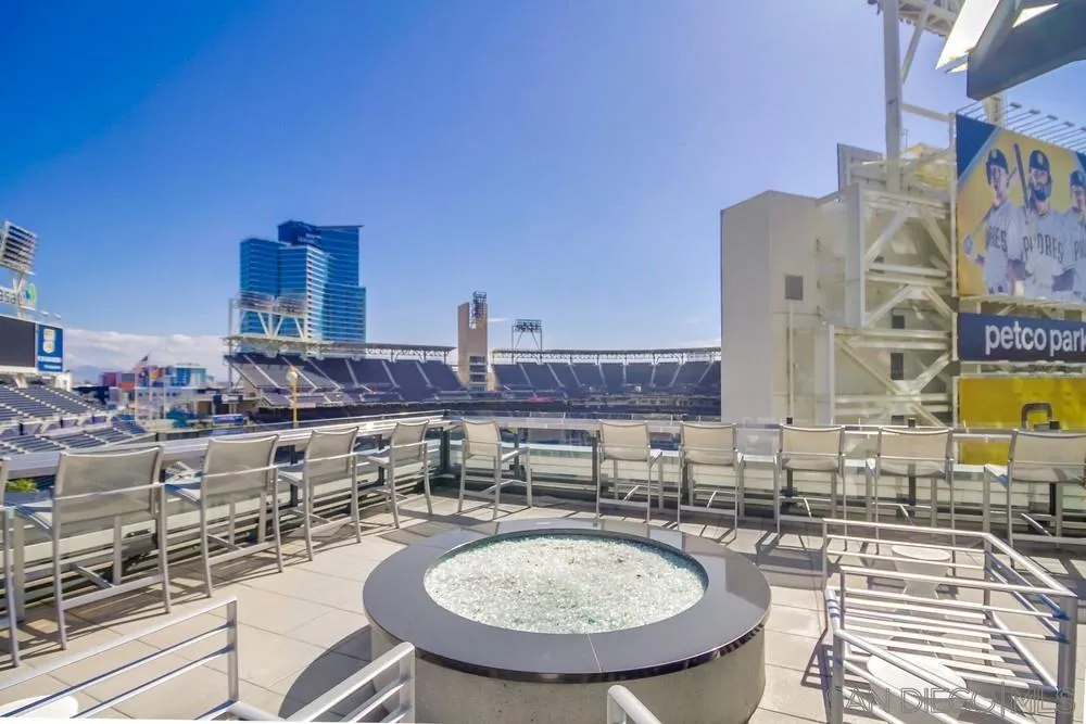 325 7th Ave Unit 610