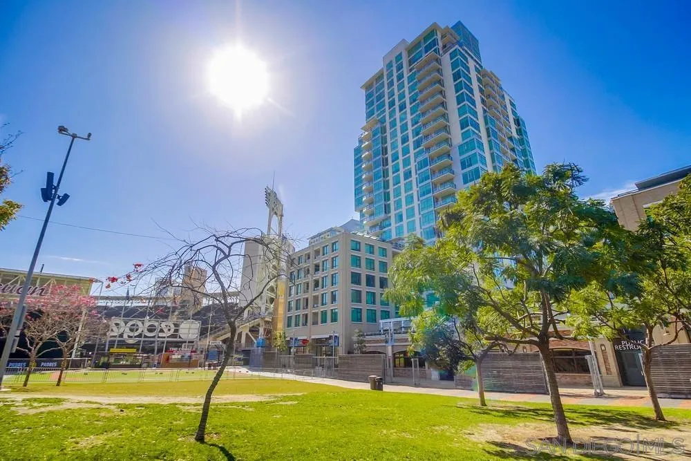 325 7th Ave Unit 610