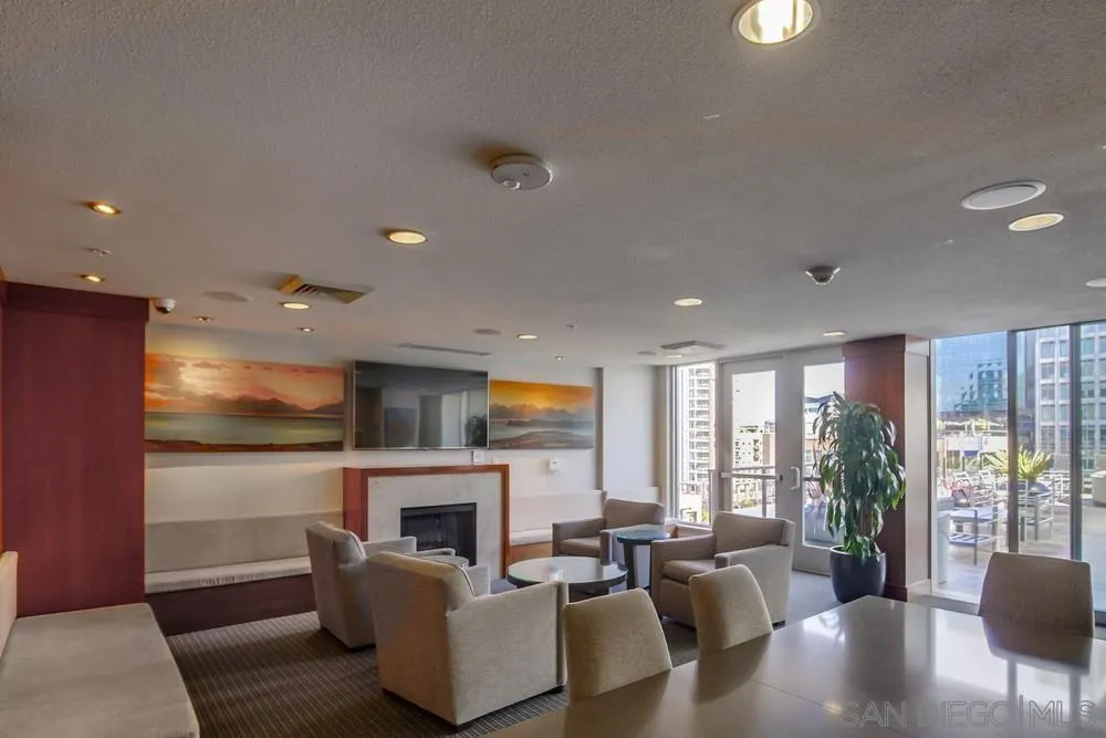 325 7th Ave Unit 610