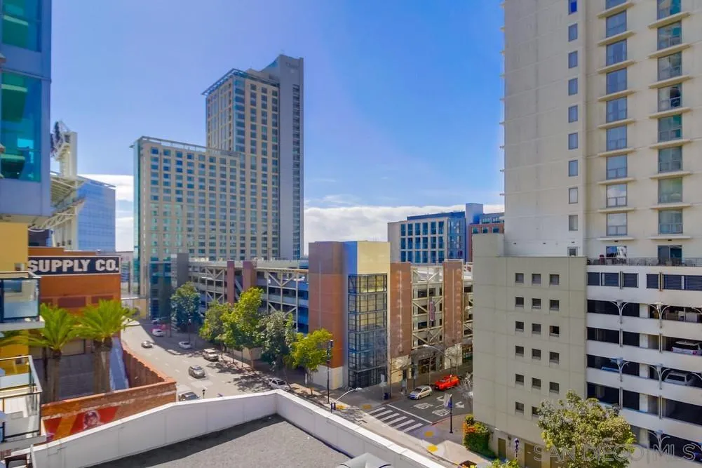 325 7th Ave Unit 610