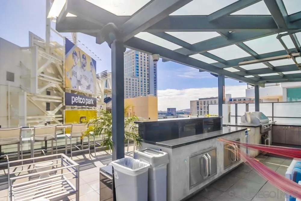 325 7th Ave Unit 610