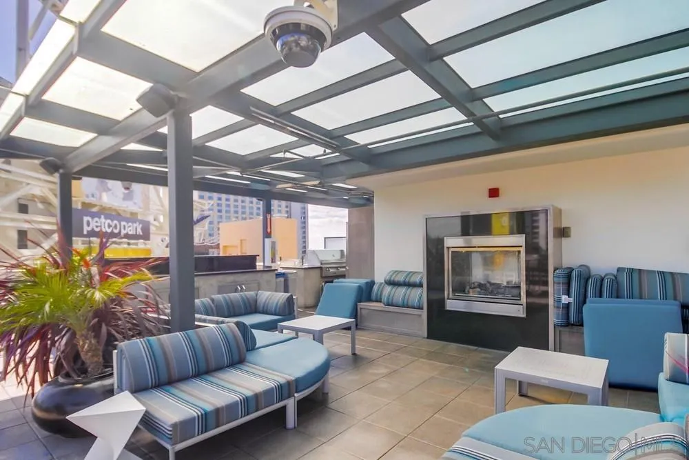 325 7th Ave Unit 610