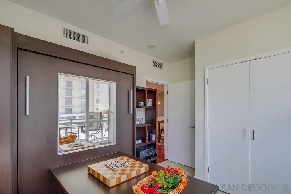 325 7th Ave Unit 610