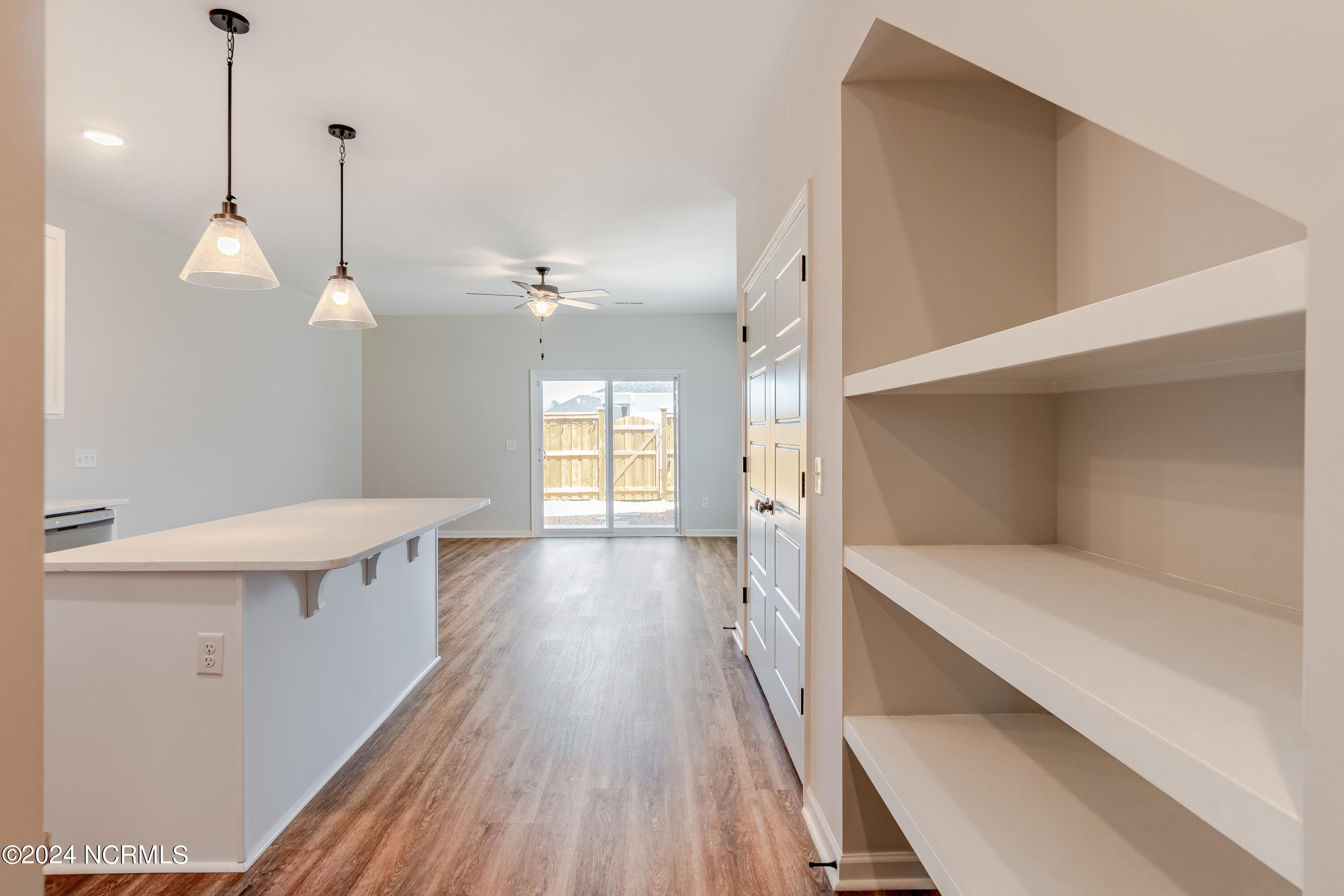 8360 Paramount Point