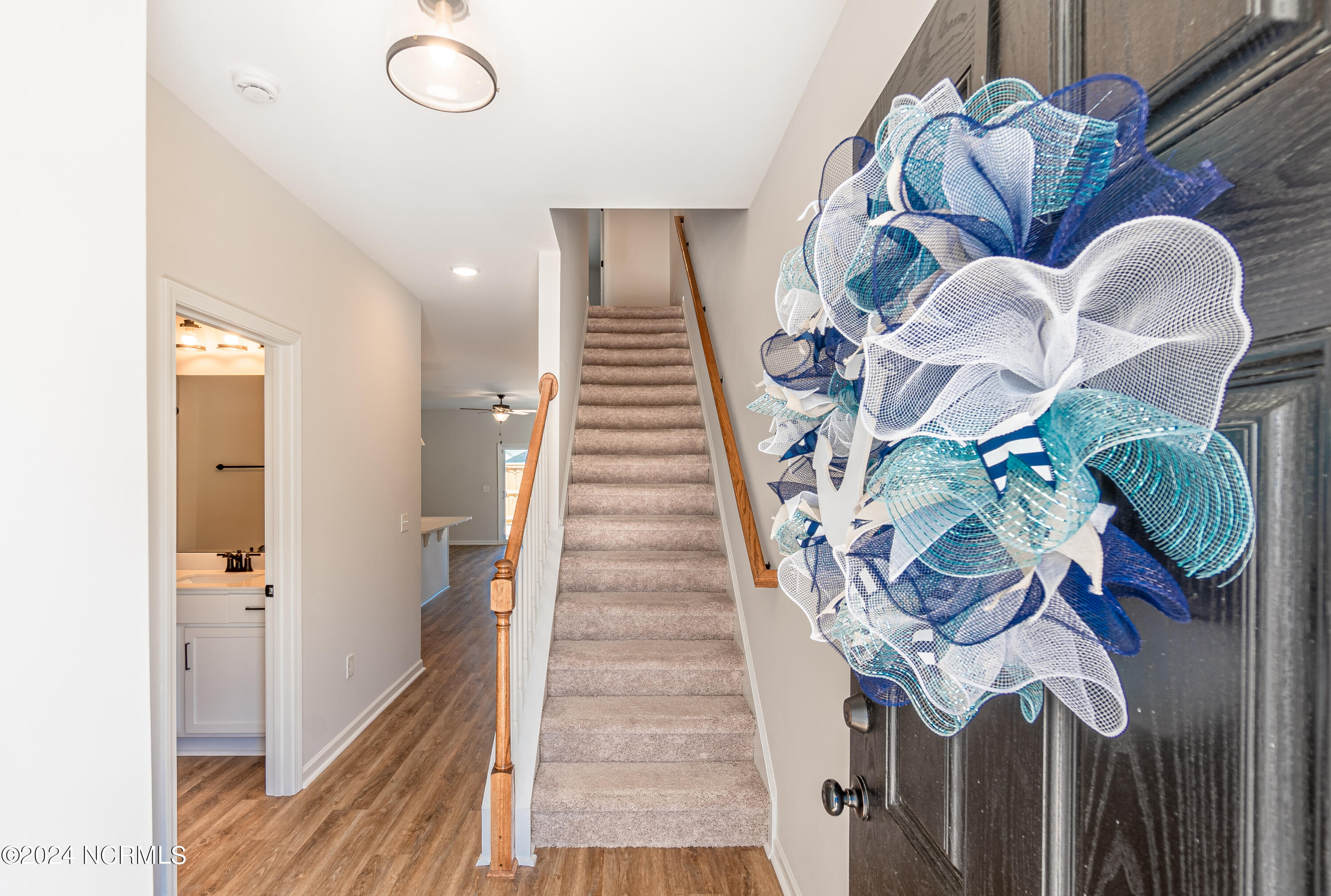 8360 Paramount Point