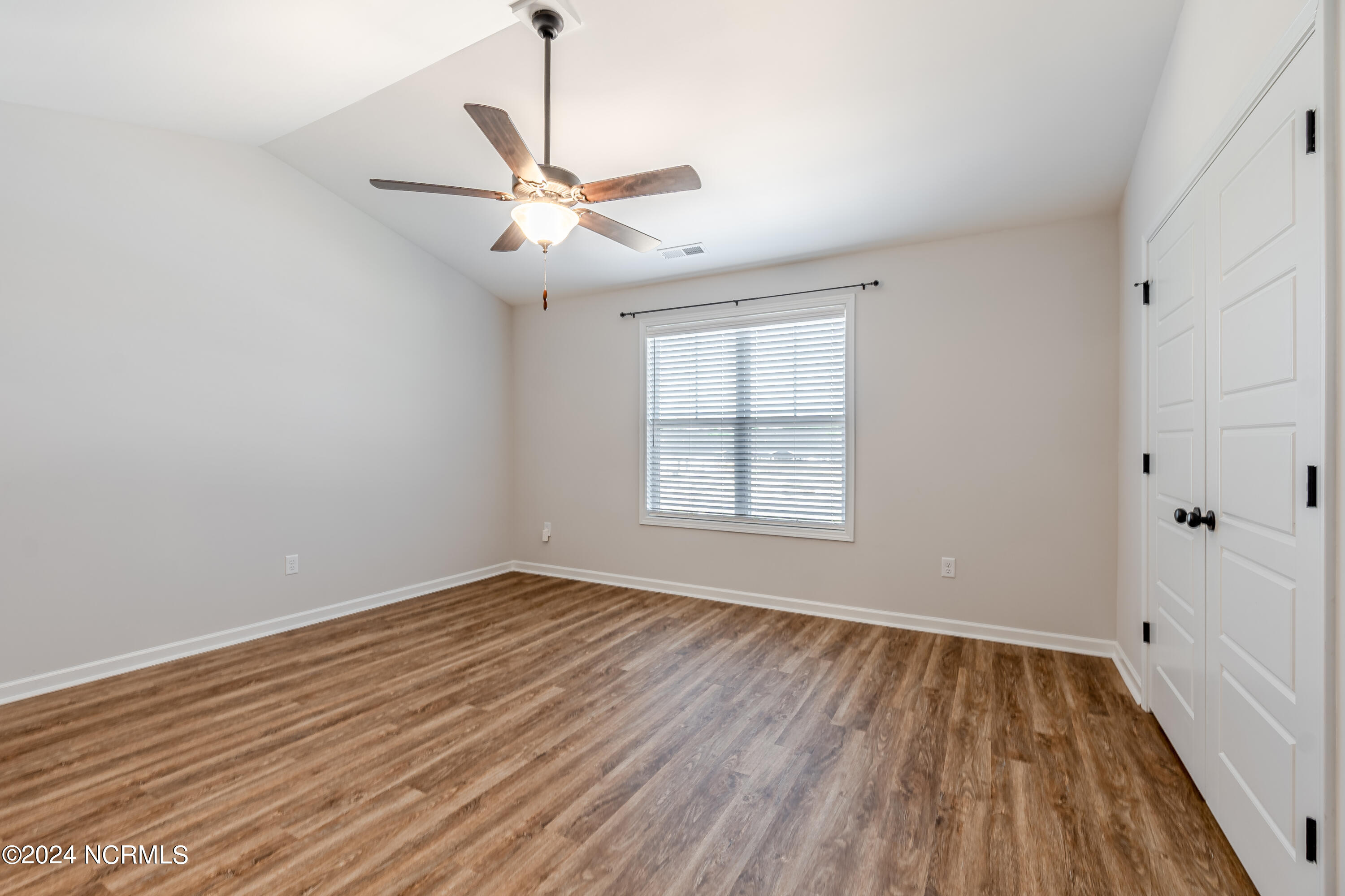 8360 Paramount Point