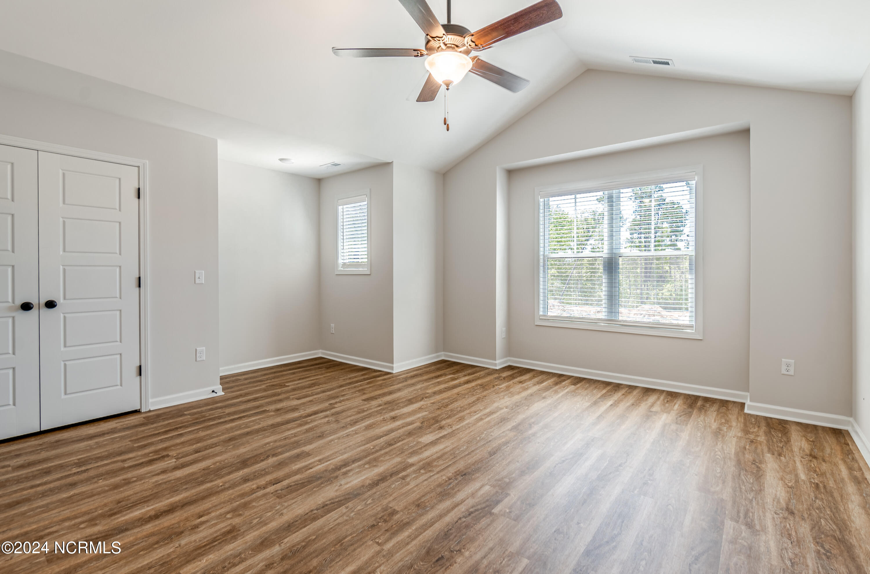 8360 Paramount Point